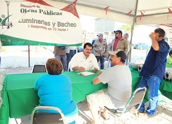 Acercará alcalde servicios municipales a colonia Palmas I