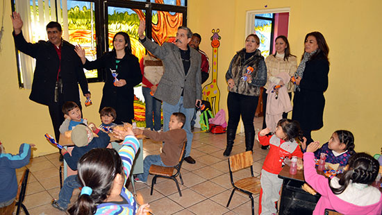 Arneses y Accesorios donó casita navideña a la Estancia DIF