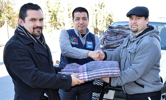 Donan cobertores a internos del Centro de Reinserción Social
