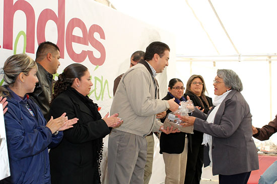 Entregará DIF Coahuila material de trabajo a mil 800 empacadores voluntarios