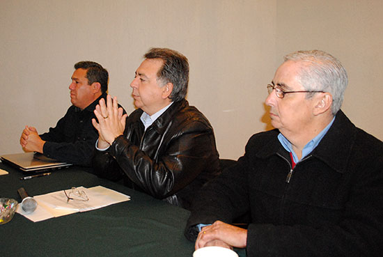 Reconoce comunidad cristiana a Presidente Municipal de Acuña