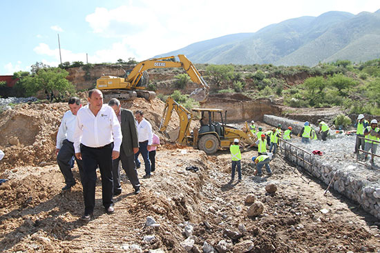 Coahuila construye obras que demanda la ciudad: Rubén Moreira