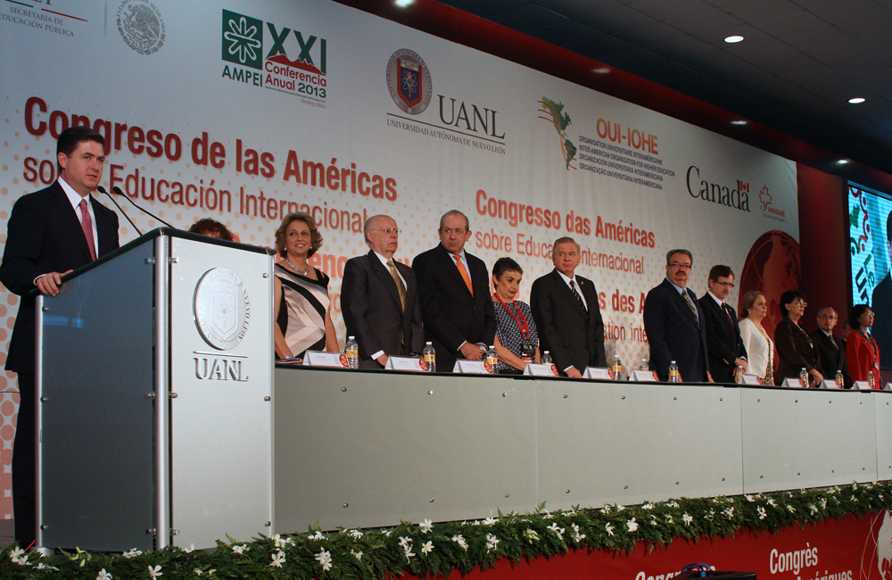 Inaugura Gobernador del Estado Rodrigo Medina congreso internacional de educación