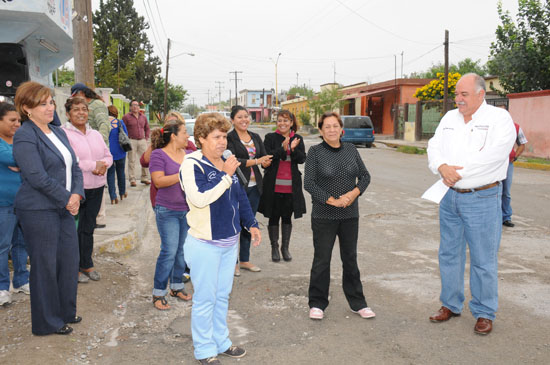 Inicia alcalde Melchor Sánchez pavimentación en colonia Hipódromo 
