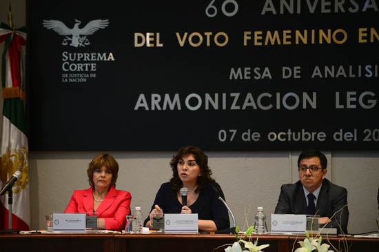 La Secretaria General del CEN del PRI, Ivonne Ortega Pacheco participó en la Mesa de análisis “Armonización Legislativa”, que organiza la Suprema Corte de Justicia de la Nación, en el marco del 60 aniversario del voto femenino en México que se realizó en la ciudad de Monterrey, Nuevo León.