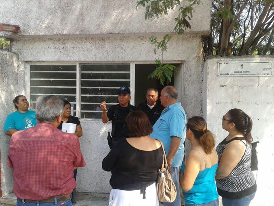 Se reune el alcalde Melchor Sánchez en colonia Obrera