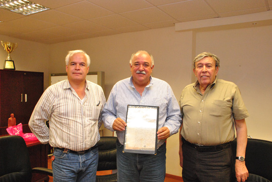 Presenta alcalde Melchor Sánchez documento original de la fundación de Monclova 