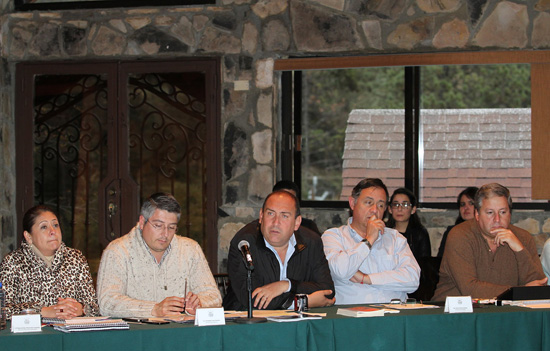 Encabeza gobernador Rubén Moreira reunión de gabinete 