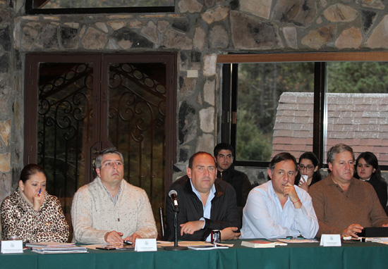 Encabeza gobernador Rubén Moreira reunión de gabinete 
