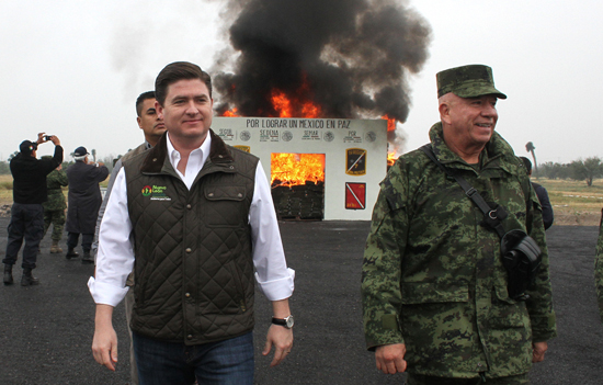 Incinera Gobernador Rodrigo Medina 12 toneladas de enervantes decomisados en la entidad