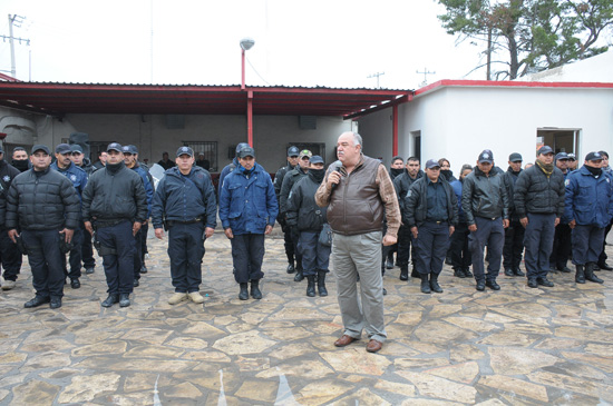 Incrementa el alcalde Melchor Sánchez el sueldo de los policías 
