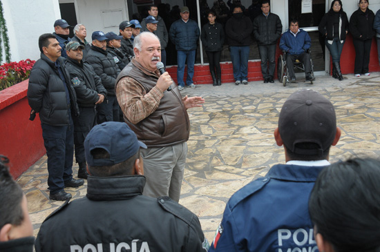 Incrementa el alcalde Melchor Sánchez el sueldo de los policías 