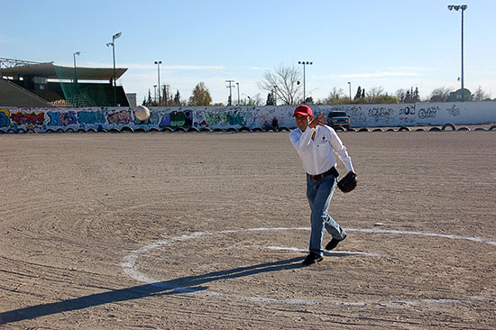 Efectúan juego de estrellas del softbol femenil en Nueva Rosita