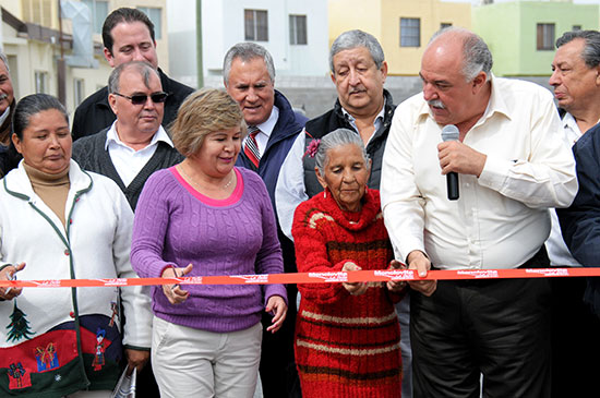Inauguran obra de pavimentación en la Nicolás Bravo
