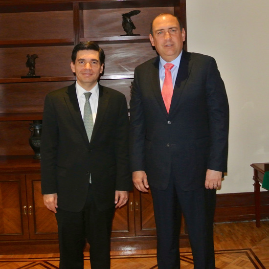 Se reúne gobernador Rubén Moreira con Sub Secretario de Hacienda