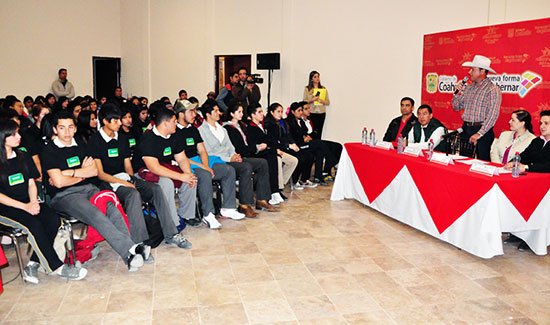En Coahuila la juventud es comprometida: López Elizondo