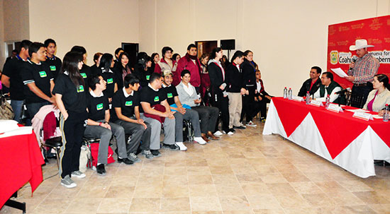 En Coahuila la juventud es comprometida: López Elizondo