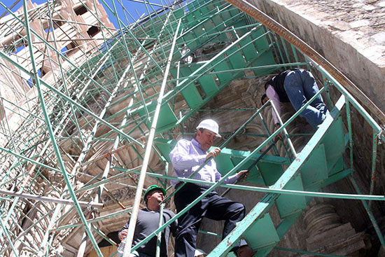 Gobernador supervisa restauración de Catedral de Saltillo
