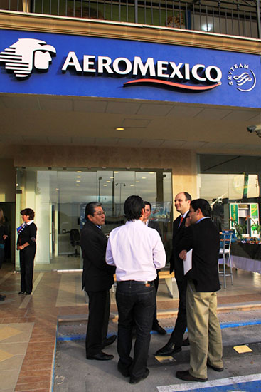 Inaugura alcalde oficina de Aeroméxico en Saltillo