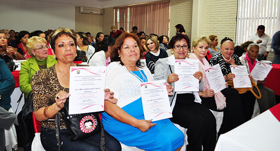 Reconoce Presidenta del DIF Municipal labor de la mujer