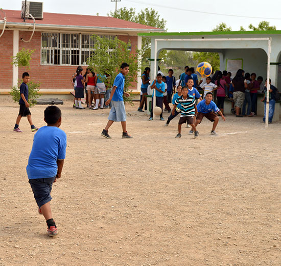 Dentro del programa de Proximidad Social celebraron torneo de fútbol rápido “Un Gol, una Sonrisa”