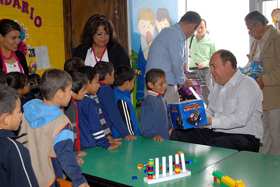 Entrega Gobernador material educativo e inmueble en el Jardín de Niños Zapalinamé