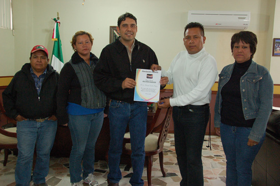 Reconoce Asociación Arcoíris al alcalde Antonio Nerio 