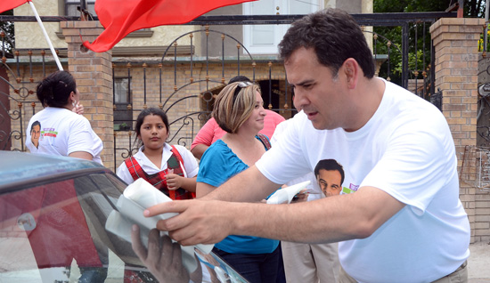Javier Navarro, el candidato que si escucha a la gente 