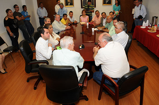 Se reúne Comisión Especial de Programas Sociales con alcalde de Monclova