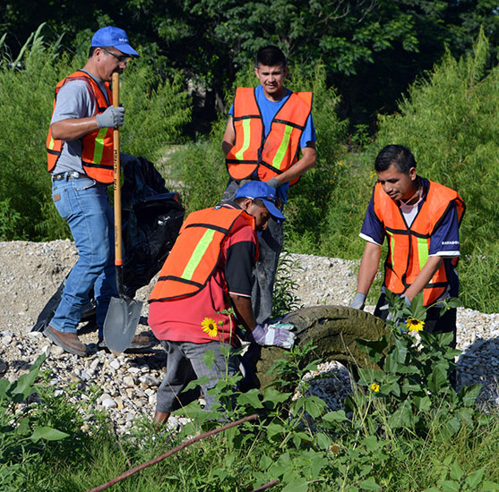 Avanza limpieza en el arroyo Las Vacas con el trabajo de cientos de voluntarios