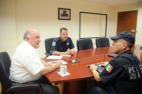 Melchor Sánchez sostiene reunión con Seguridad Pública