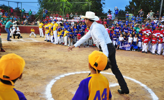 Preside Alcalde inauguración del 6º Campeonato Nacional de Beisbol Infantil 2013, 5 y 6 años 