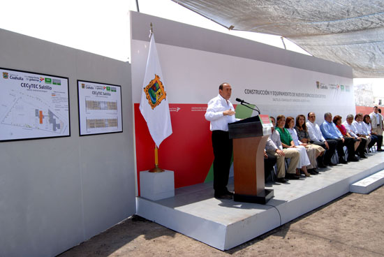 Continúa apoyo de Rubén Moreira a la educación de Coahuila 