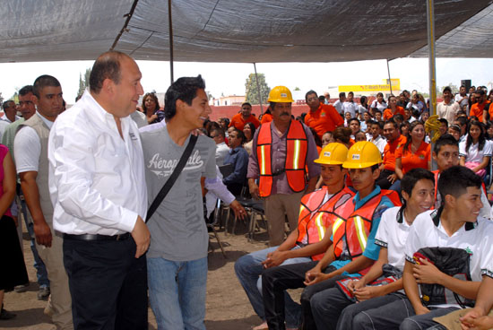 Continúa apoyo de Rubén Moreira a la educación de Coahuila 