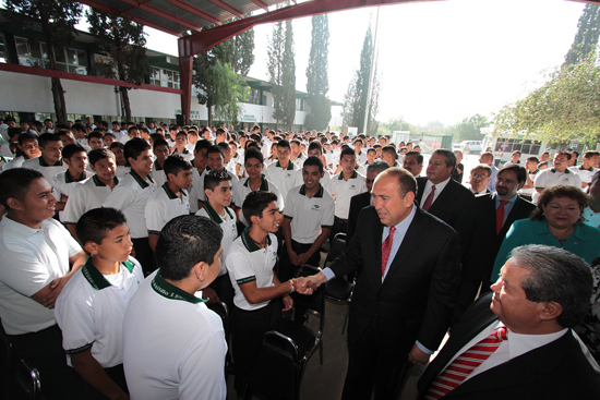 Da Rubén Moreira por iniciado el Ciclo Escolar 2013-2014 desde el CONALEP I 