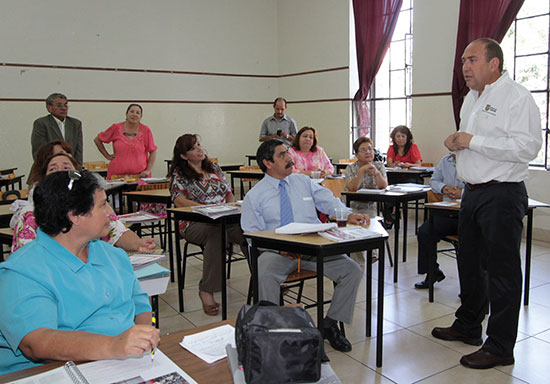 Participa Rubén Moreira en reunión de planeación del ciclo escolar con maestros de la Región Sureste