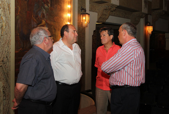 El gobernador Rubén Moreira reitera su respaldo al patronato del teatro ‘Isauro Martínez’ 
