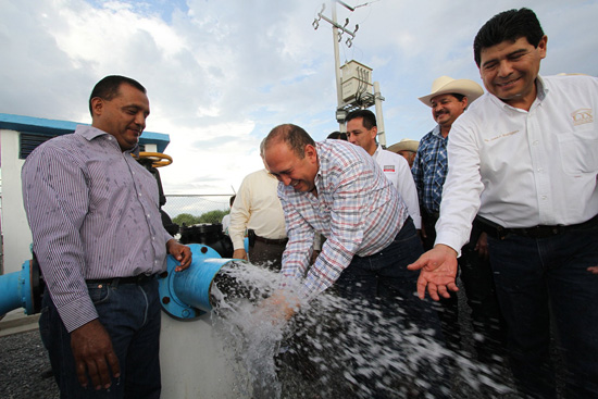 Entrega gobernador dos pozos para agua potable en beneficio de 28 mil habitantes  de La Laguna