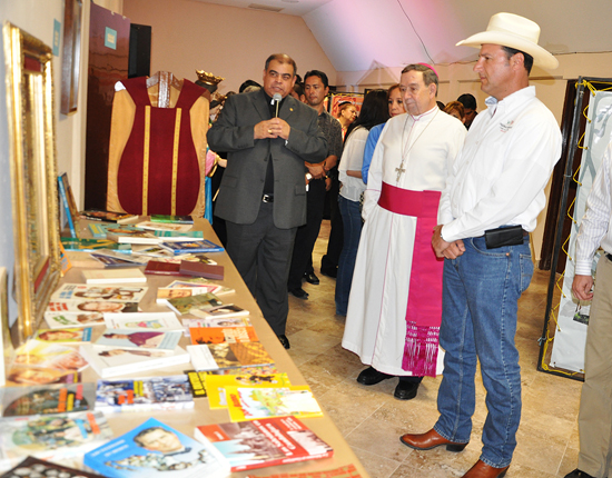 INAUGURA ALCALDE EXPO ARTE RELIGIOSO 