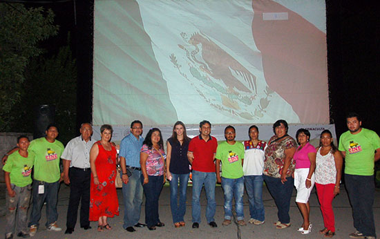 Inaugura Antonio Nerio la cuarta edición del programa El Cine en tu Comunidad 2013