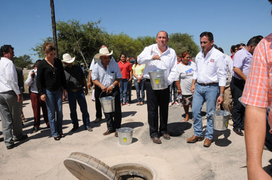 Inaugura gobernador colector de aguas residuales en Villa Unión