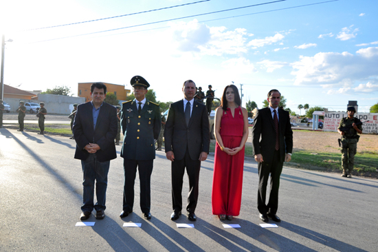 Otorga municipio nombre de Ejército Mexicano  a plaza pública