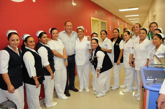 Pone en funcionamiento Rubén Moreira más hospitales para Coahuila
