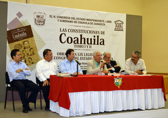  PRESENTAN EL LIBRO LAS CONSTITUCIONES DE COAHUILA 