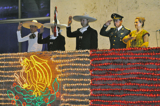 Preside Alcalde Oscar López magnos festejos y ceremonia del grito de Independencia