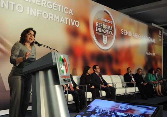 La secretaria general del CEN del PRI, Ivonne Ortega Pacheco