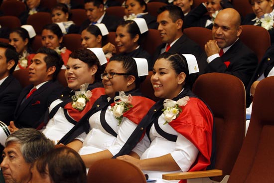 Concluyen Estudios Licenciados en Enfermería de la Unidad Torreón 