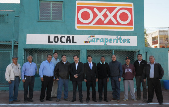 Entrega Oxxo rehabilitación del Parque “Saraperitos” al Alcalde Gerardo García 