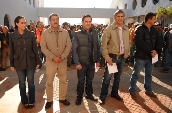 Exhortan a trabajadores municipales a comprometerse con el desarrollo de Acuña