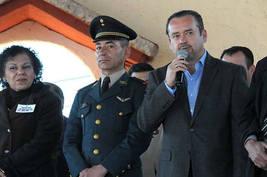 Preside Alcalde Gerardo García Lunes Cívico en Primaria Torres Bodet de Praderas